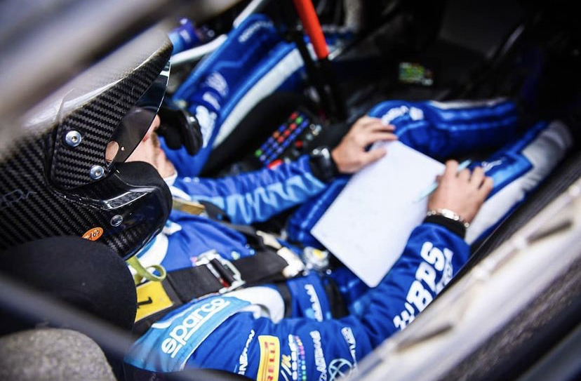 La sessione individuale di coaching navigatore rally in Italia con istruttore campione